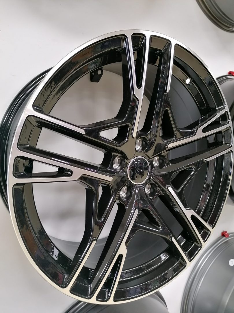 2020 R8 V10 Style Wheels Gloss Black Machined
