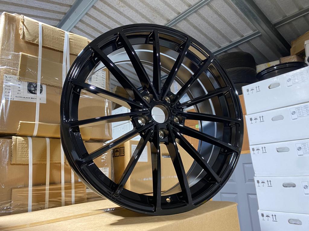 2023 VW Scottsdale Clubsport Style Wheels – Gloss Black