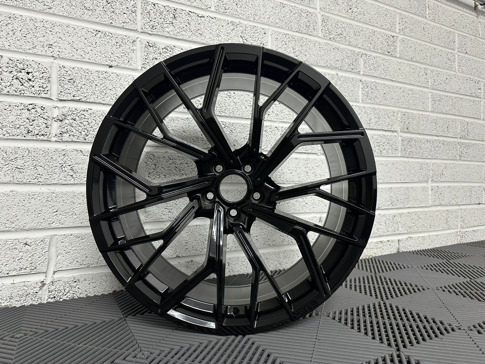 2025 A6 AVANT Style Wheels – Gloss Black