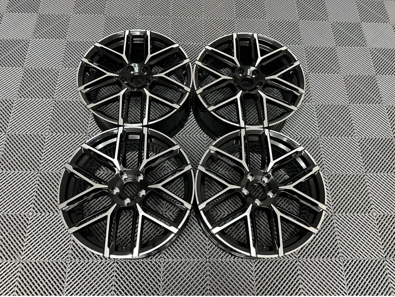 2025 RS Q3 Style Alloy Wheels