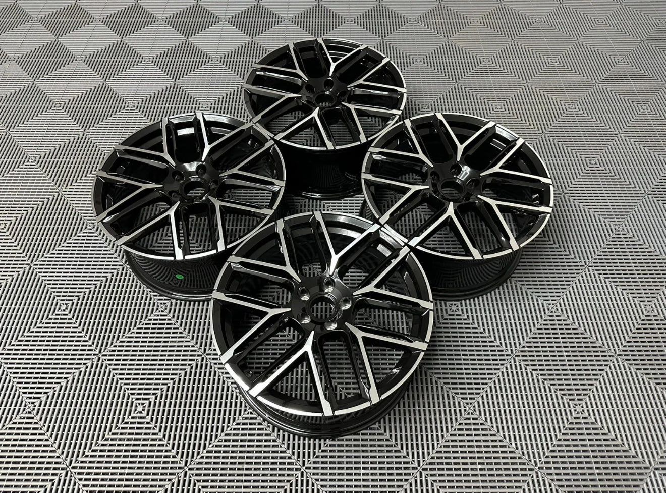 2025 RS Q3 Style Alloy Wheels