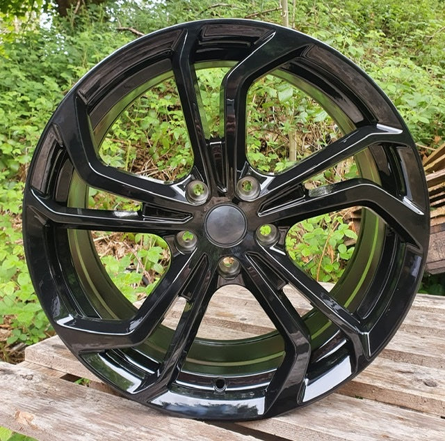 VW Golf Reifnitz TCR Style Wheels – Gloss Black