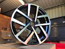 VW Jurva Style Wheels – Gloss Black / Machined